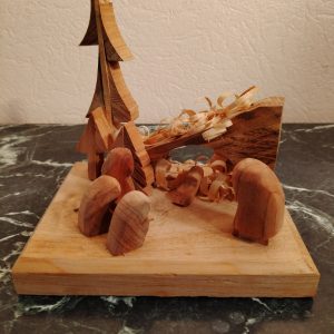Crèche au pieds du sapin