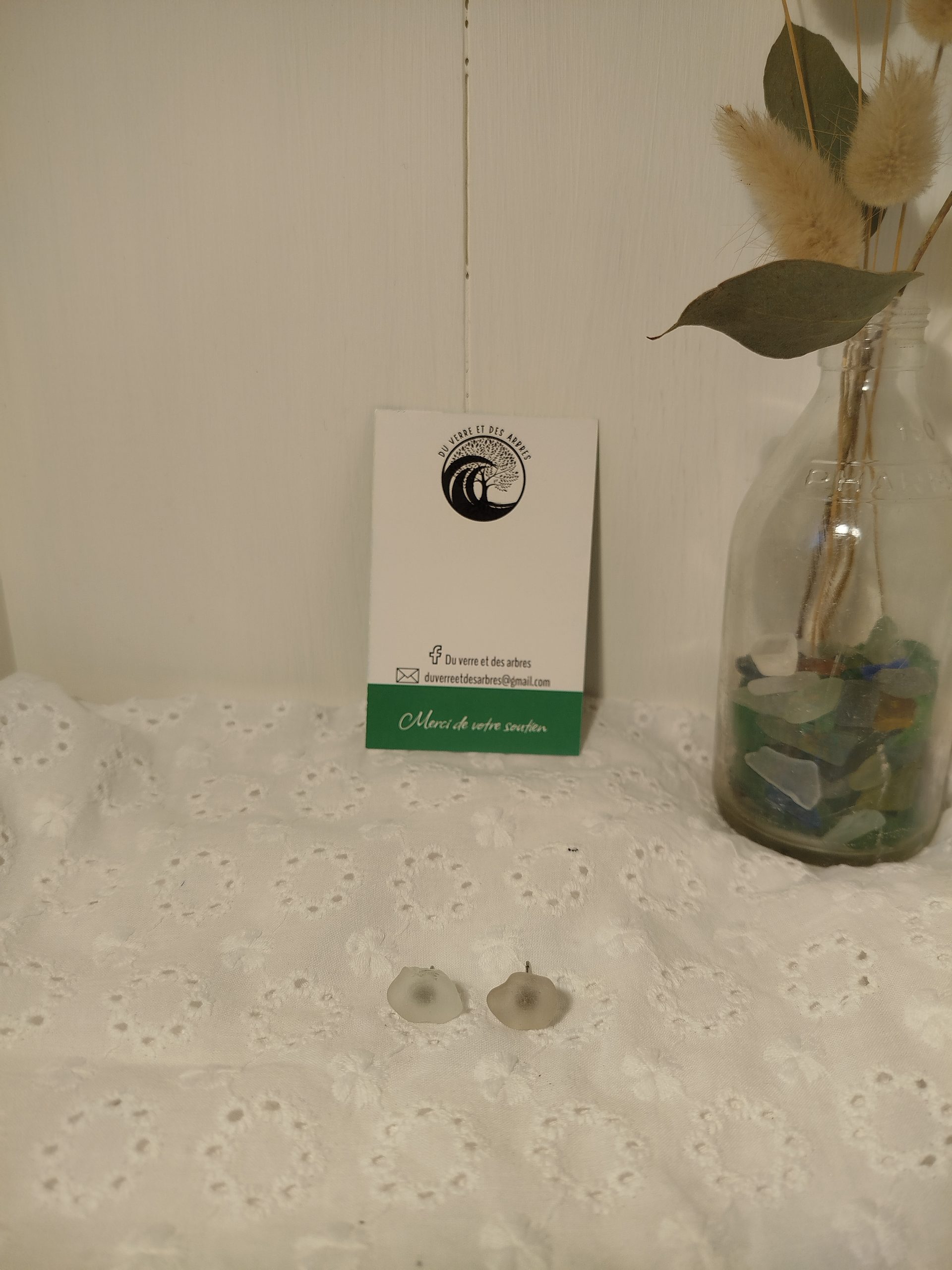 Puces d’oreilles en verre poli – Image 7